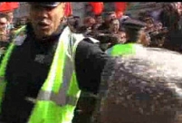 © Guardian Polizist watscht